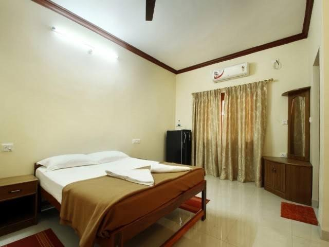 Others 5, Henry's Place, North Goa