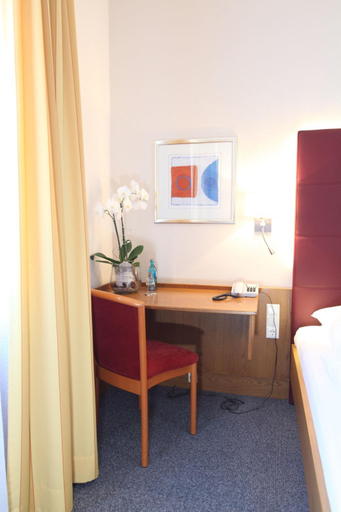 Others 5, Hotel Ickhorn, Unna
