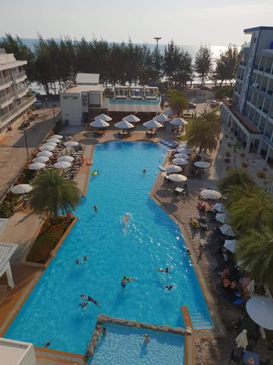 Swimming Pool 4
