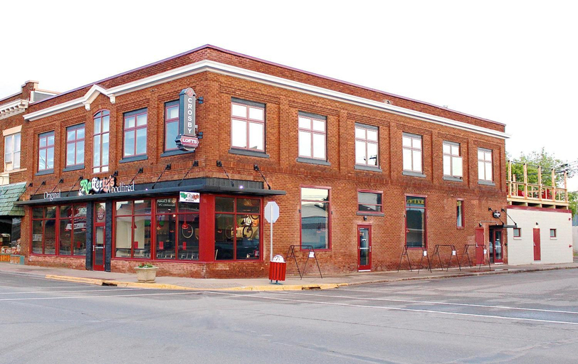 Exterior & Views