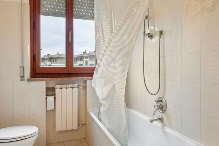 Bathroom 4, Apartment in Tuscany Near Lake Trasimeno, Perugia