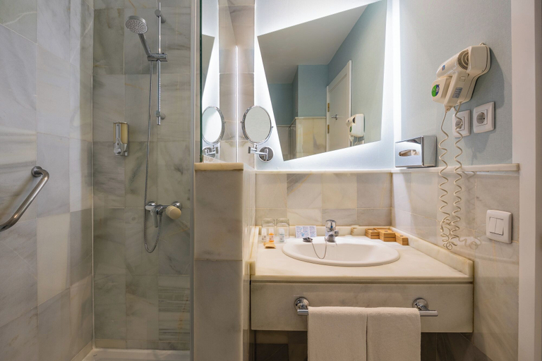 Bathroom 4, Atarazanas Málaga Boutique Hotel, Málaga