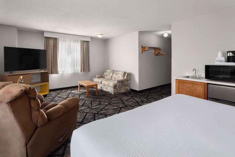 Bedroom 3, Days Inn by Wyndham Ogallala, Keith