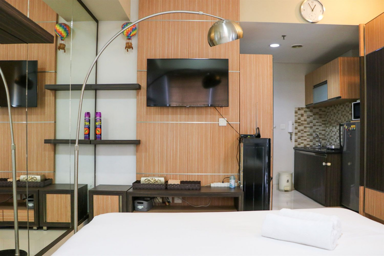 Others 2, Modern Look Studio Room at Westmark Tanjung Duren Apartment By Travelio, Jakarta Barat