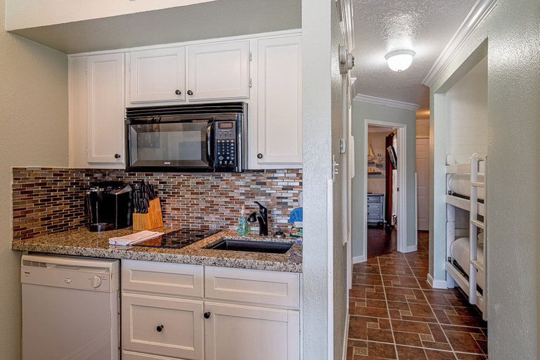Others 4, The Victorian by 3rd Coast Getaways, Galveston