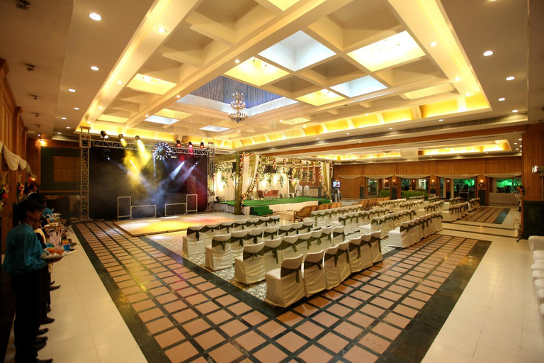 Food & Drinks 4, Midtown Grand, Hisar