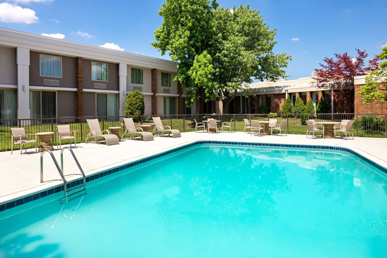 Sport & Beauty 3, DoubleTree by Hilton Ann Arbor North, Washtenaw