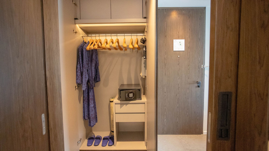 Bathroom 7