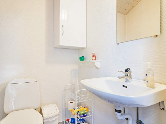 Bathroom 3, 5 Star Holiday Home in Nexo, Bornholm