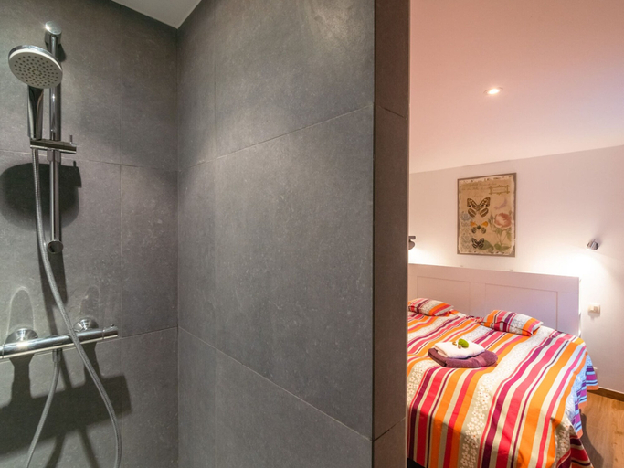 Bathroom 3, Luxurious Farmhouse Near Forest in Anhee, Namur