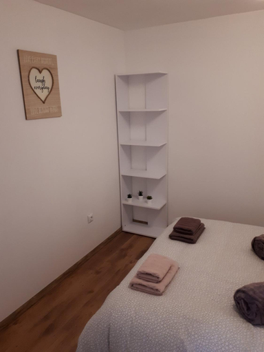 Others 3, Apartman ANA, Slavonski Brod