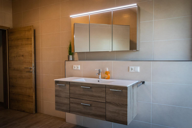Bedroom 5, Landhaus Ferienwohnungen mit Pool und Wellness, Schwandorf