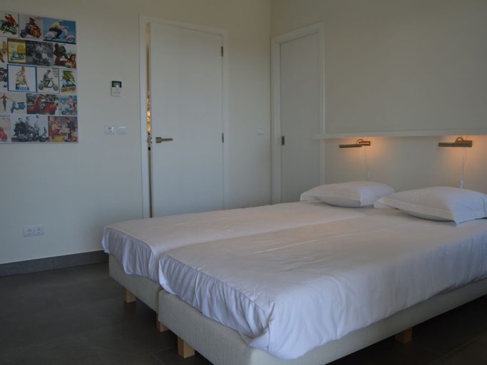 Bedroom 2, Modern Villa With Swimming Pool, Lagoa