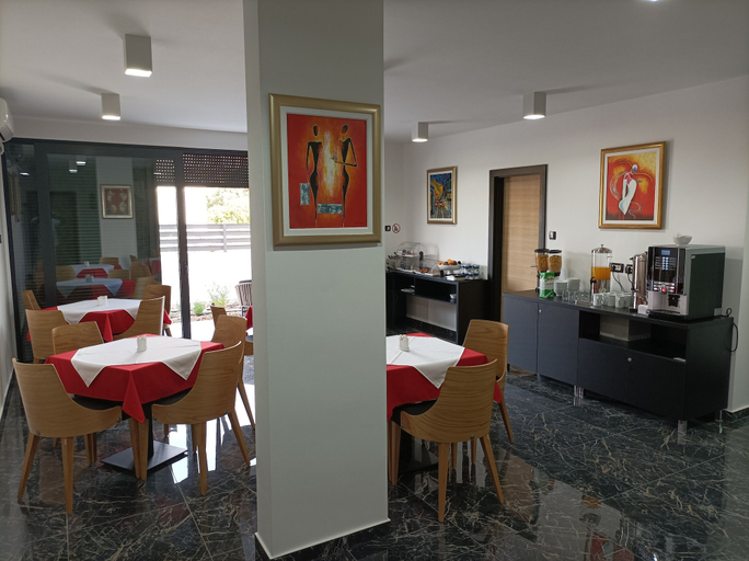 Food & Drinks 5, Villa Jane Inn, Rogoznica