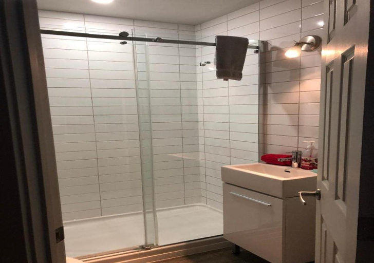 Bathroom 2, perfect 'lil condo, Les Laurentides