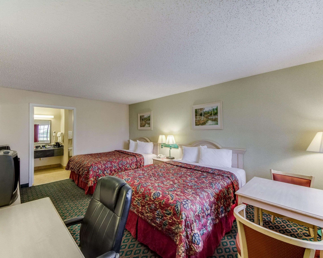 Bedroom 3, Econo Lodge Falfurrias Hwy 281, Brooks