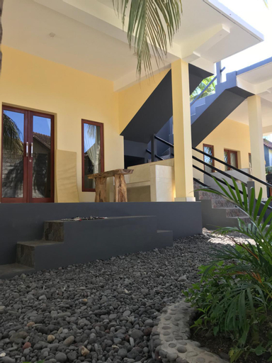 Exterior 5