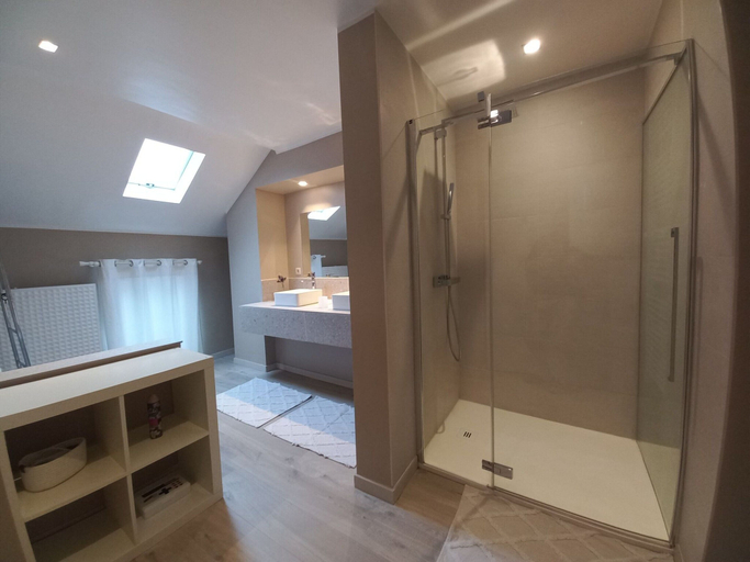 Bathroom 4, Charming cottage in a farm with views, Namur