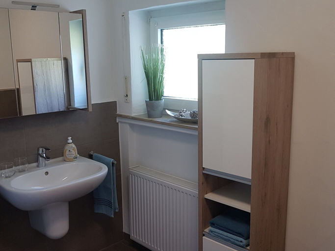 Bathroom 3, Gemutliche Wohnung fur 4 Personen, Hochsauerlandkreis