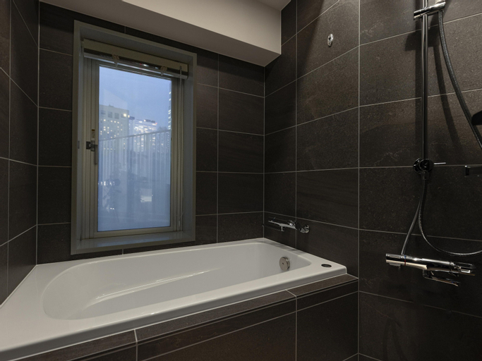 Bathroom 27