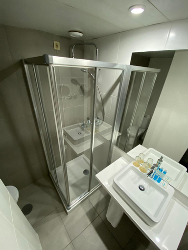 Bathroom 12