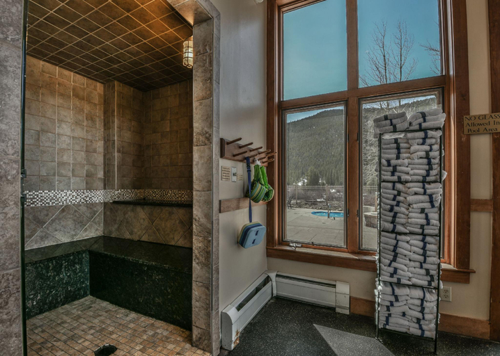 Bathroom 4, Red Hawk Lodge 2275, Summit