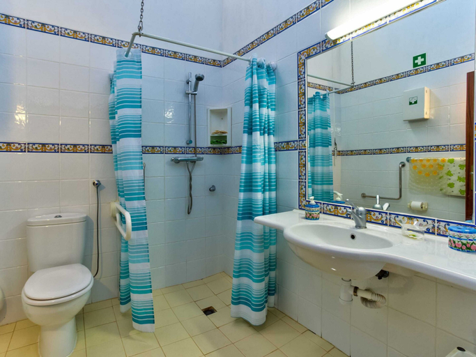 Bathroom, Gorgeous Holiday Home With Swimming Pool, Portimão