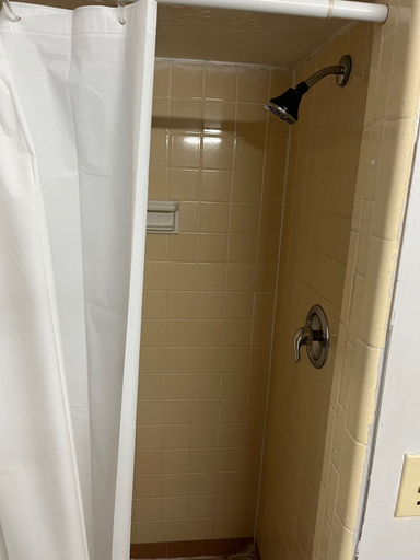 Bathroom 5, 8th Street Motel, Volusia