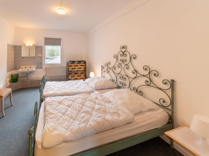 Bedroom 2, Spacious holiday home in the Eifel National Park, Euskirchen