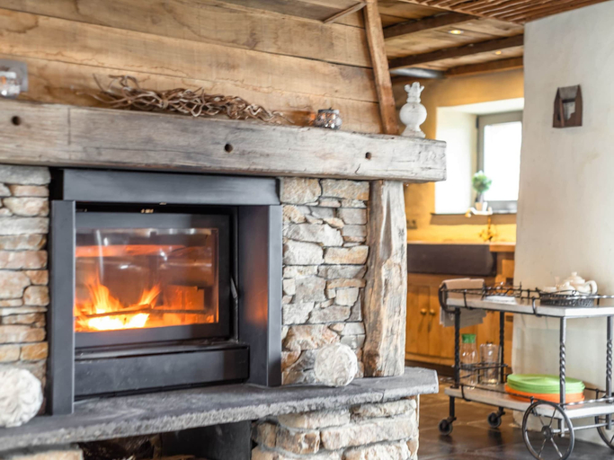Others 5, Beautiful Holiday Home with Hot Tub, Sauna & Monumental Fireplace, Luxembourg