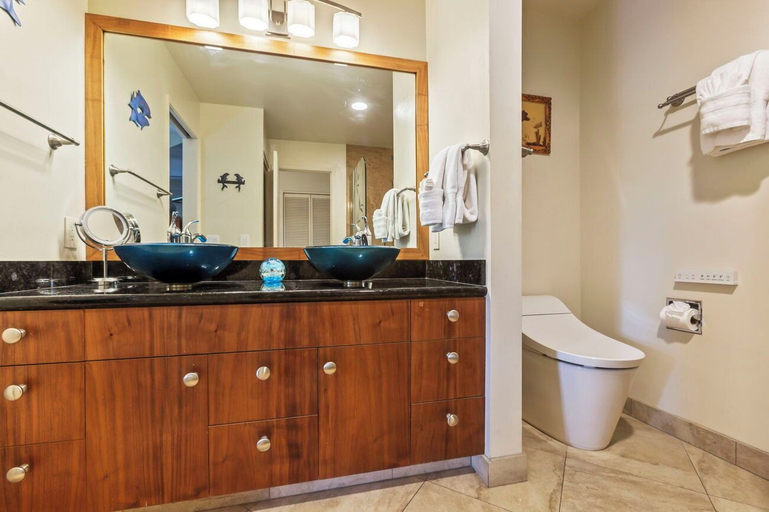 Bathroom 4, Nohea, Maui