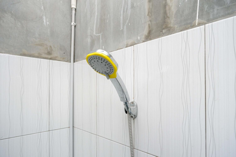 Bathroom 11