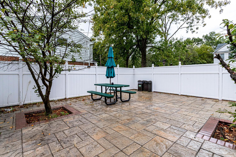 Others 1, Beautiful 2 bedroom 1 bath Unit, Alexandria