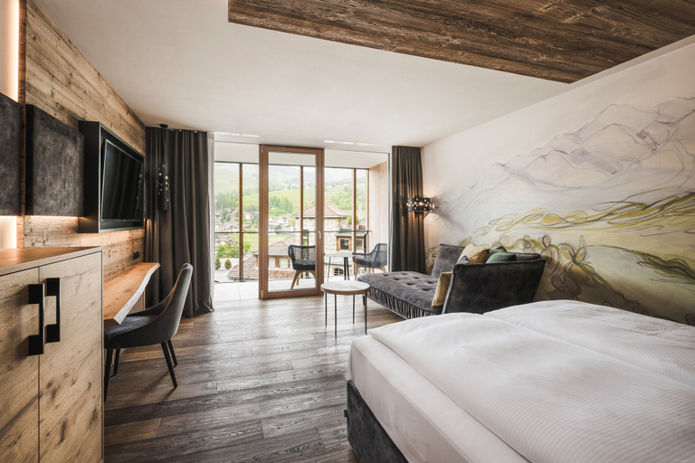 Bedroom 4, Excelsior Dolomites Life Resort, Bolzano