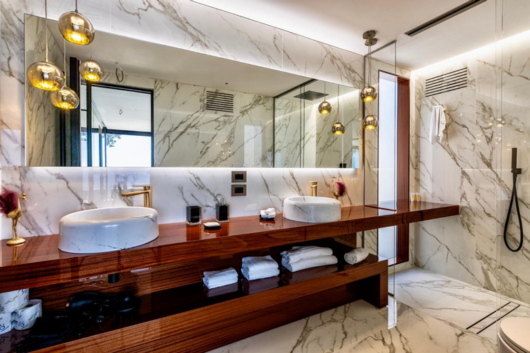 Bathroom 4