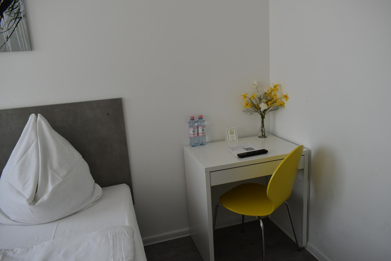 Others 4, Motel Schonefeld, Dahme-Spreewald