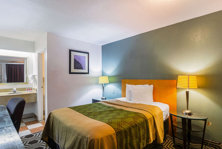 Bedroom 3, Econo Lodge South Holland - Chicago Southland, Cook