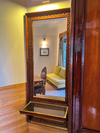 Bedroom 2, Wingait Inn - Hotel Near The Mall Road, Shimla