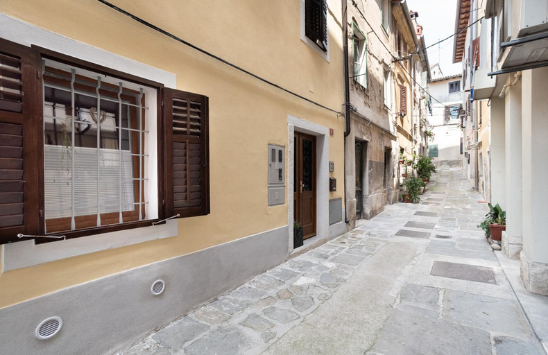 Others 5, Apartments Nautilus, nearby beach Svetilnik, Izola