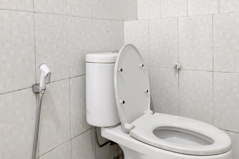 Bathroom 3, Villa d'Oasis 2 Puncak Mitra RedDoorz, Bogor