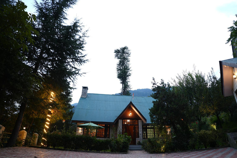 Exterior & Views