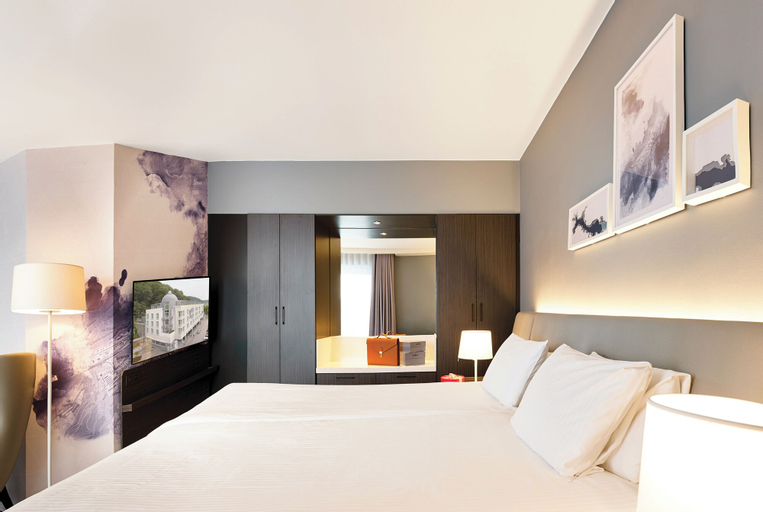 Bedroom 13