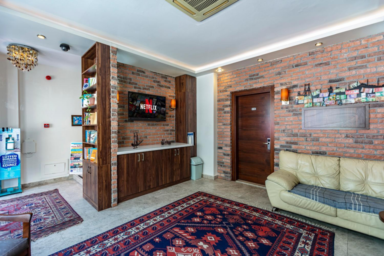 Public Area 2, Stanpolihostel, Fatih