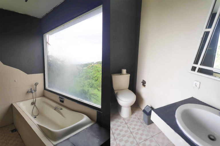 Bathroom 3, Pecatu Guest House, Badung