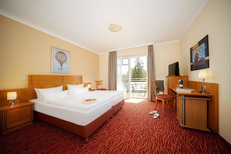 Bedroom 3, Strandhotel Prinz von Preussen, Vorpommern-Greifswald