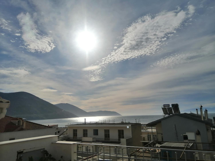 Others 4, Diamond, luxury seafront house nearby Delphi, Central Greece