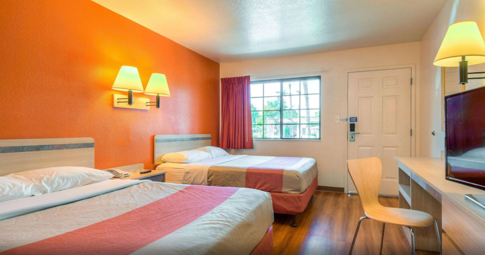 Bedroom 3, Motel 6 Los Angeles Pamona, Los Angeles