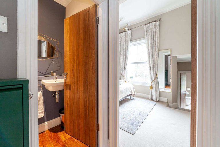 Bathroom 3, Elegant Chelsea Hideaway, London