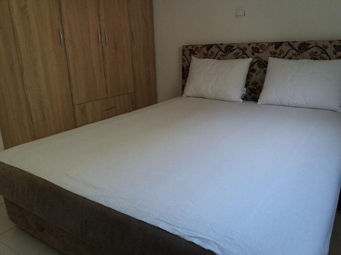 Others 5, Apartments Dragan