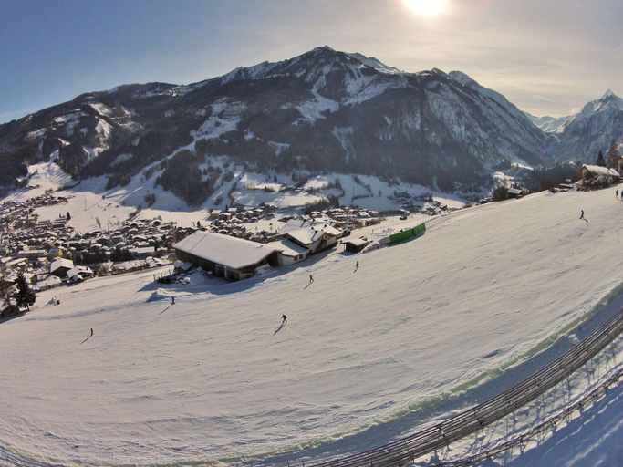 Others 4, Sunny Alpine Apartment by the Slopes, Zell am See